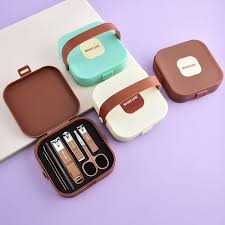 8 in 1 Manicure Kit Set. 8 in 1 Nail Clipper Set, ৮ পিসের নখ কাটার এবং মেকআপ বক্স সেট 4